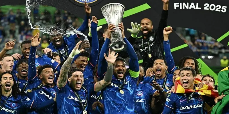 Chelsea tạo nên lịch sử